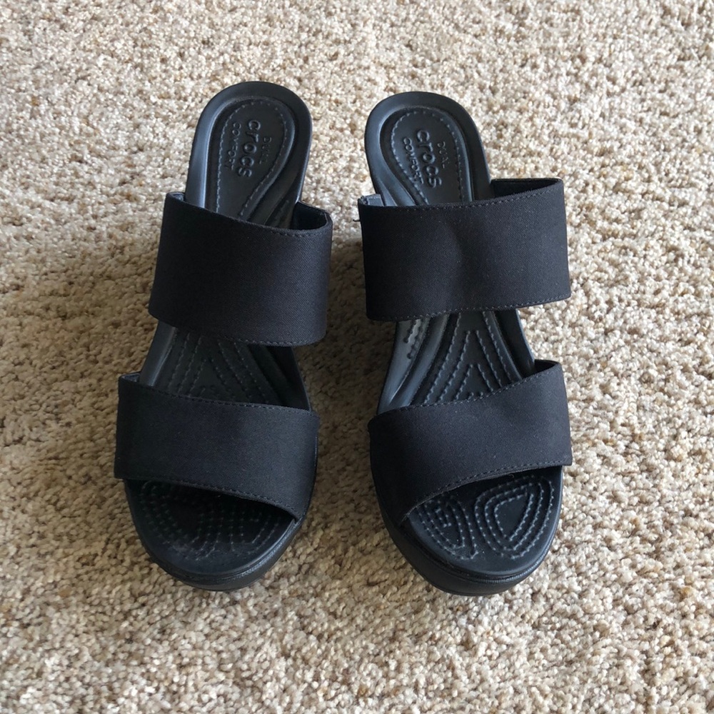 Woman’s Wedge Crocs